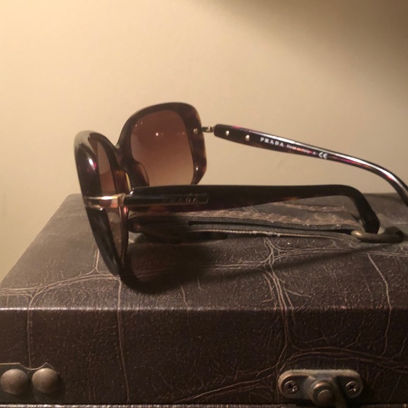 Sunglasses - Picture 3 of 3